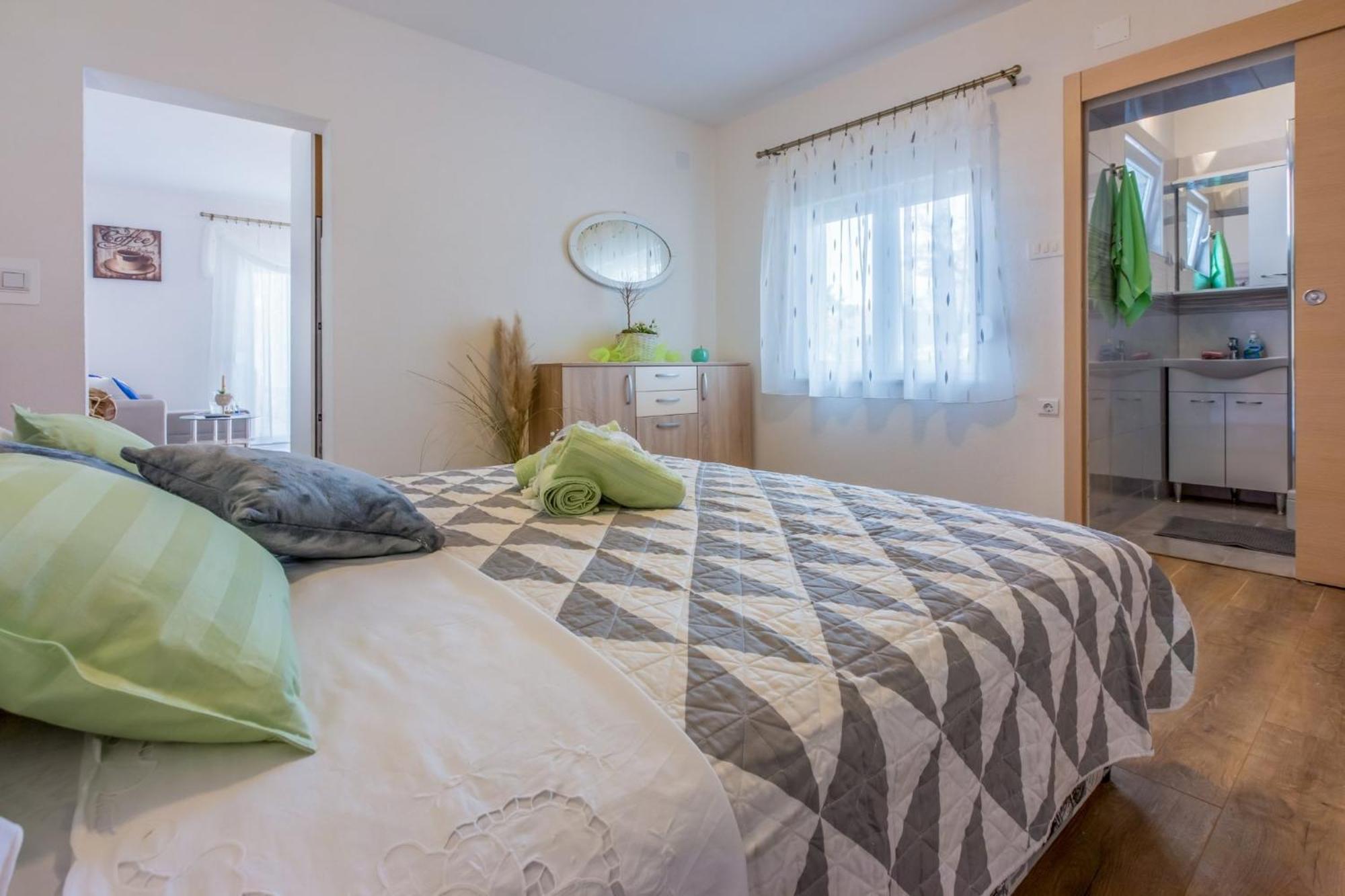 Stupar Apartment Crikvenica Cameră foto